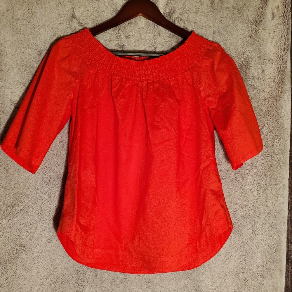 Red and white breathable shirt